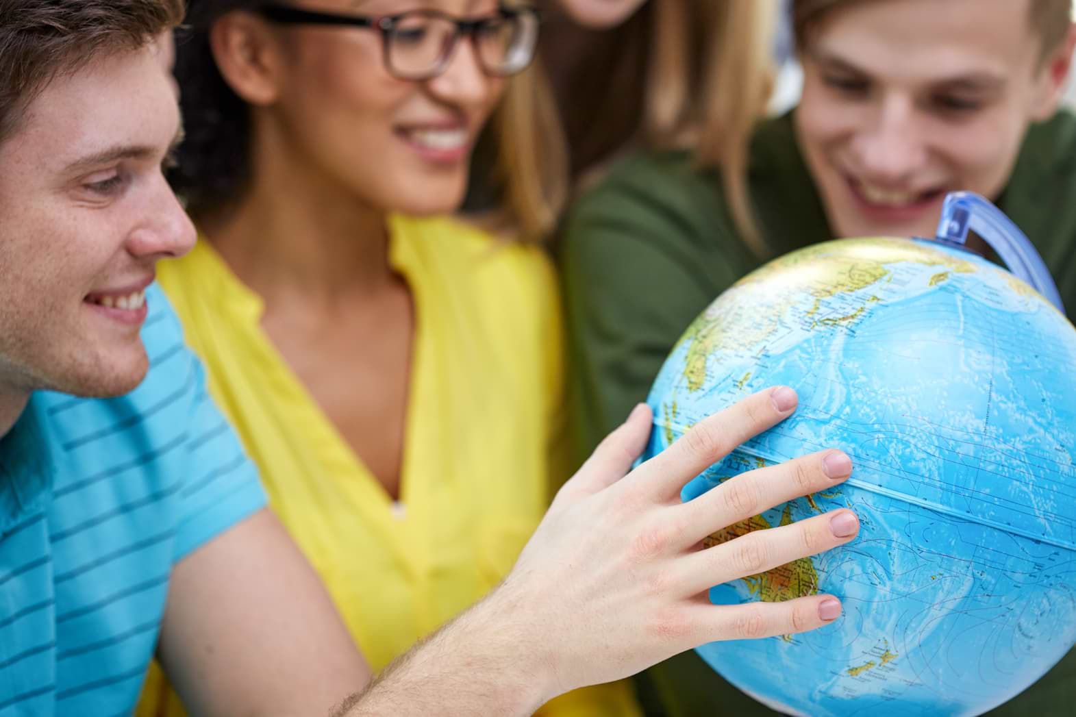 Global temavecka om privatekonomi för unga 1 Unga lär sig om privatekonomi globalt
